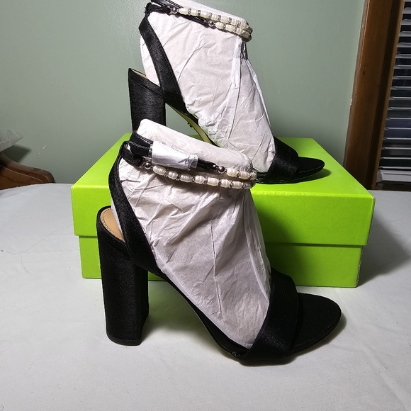 Sam Edelman Yanelli Black Silk Chunky Heel Beaded Wrap Around Strap Size 6.5 - Picture 3 of 8